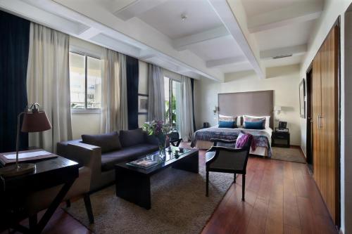 Park Suites Hotel & Spa near Notre Dame de Lourdes