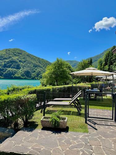 Apartment with Lake View