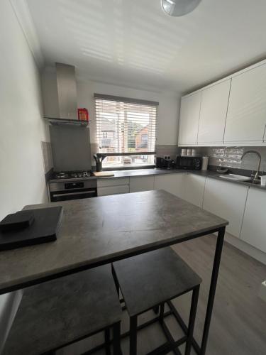 Food and beverages, The Loft and The Den Apartments in Lake North