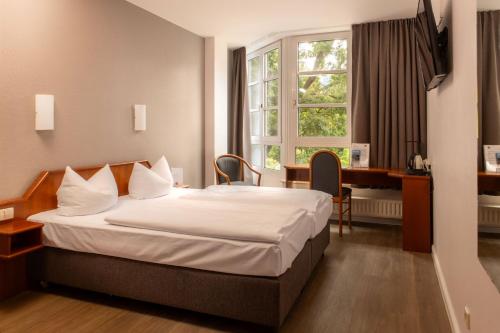 2 twin beds