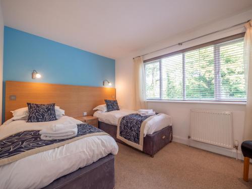 Two-Bedroom House 2 image 9