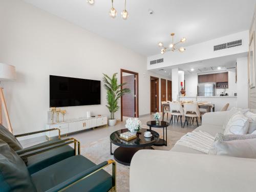 Vintage Elegant 1BDR Close to Metro Station-19 - main image
