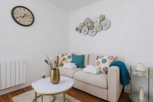 Cosy and chic apartment -1BD-4P- Auteuil, Париж