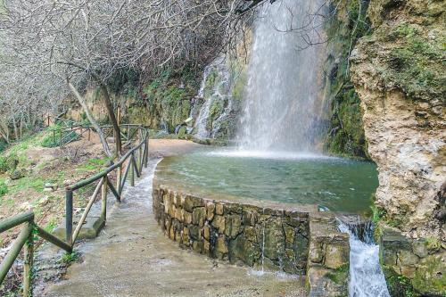 Közeli látványosságok, Ca la Güela (Ca la Guela) in Bolulla
