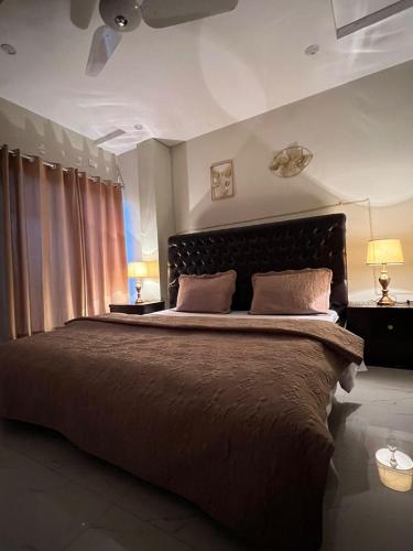 Bahria Town Luxury Apatments - image 2