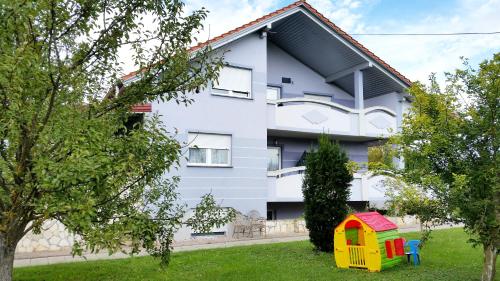  Rooms Mirabella in Rakovica