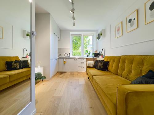 SuperApart Balladyny 7 "Studio Flat with Full Kitchen & Self Check-in near MSWiA" - Tap to explore photos