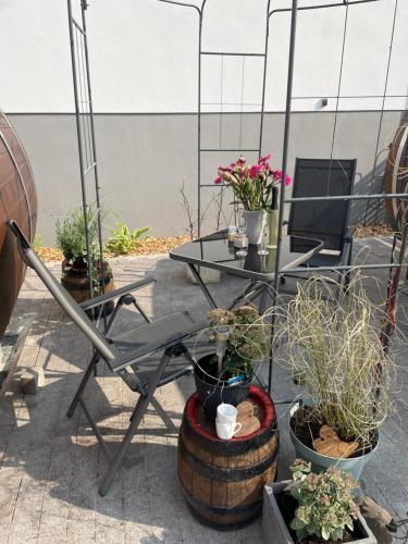 Balkons/terase, Schlafen im Weinfass in Ipsheim
