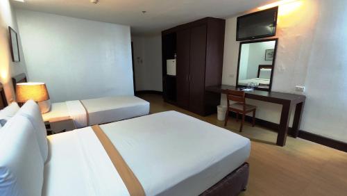 room detail thumbnail 2