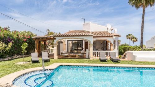 Buitenkant, Jami in Adsubia