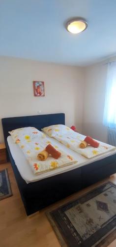 1 queen bed