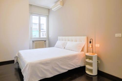 Elegant Penthouse With A View Of The Two Towers And Piazza Maggiore, Bologna (photo 8)
