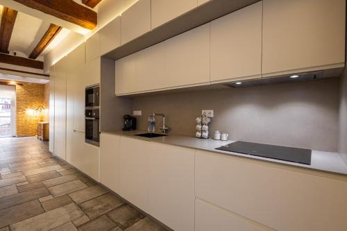 CASA FLORIT - CENTER MODERN 1BR 2Bth TERRACE WI-FI AC 3
