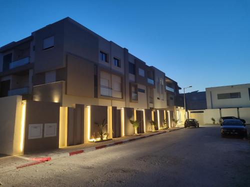 Coquet appartement avec piscine a 10min de l'aeroport Tunis - family only in Ariana