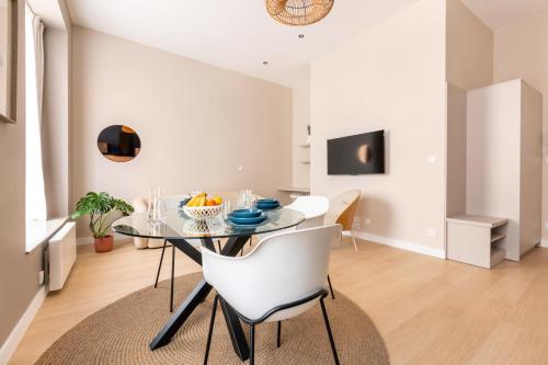 One-Bedroom Superior Apartment image 3