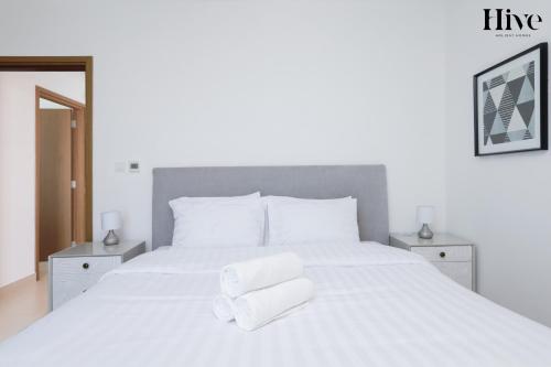 Beautiful 2 Bed Apt in 5242 Near Bluewaters - image 10