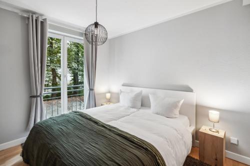 Three-Bedroom Standard Apartment image 3