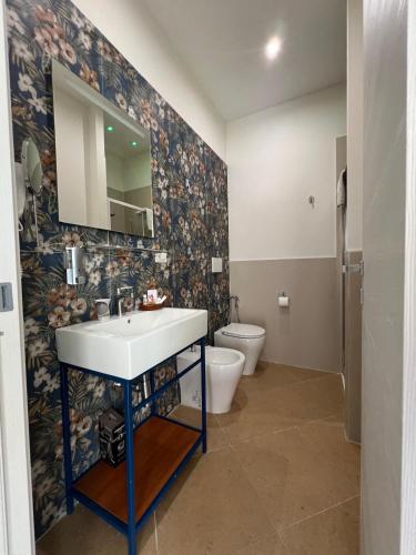 One-Bedroom Apartment image 10