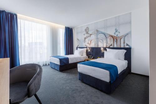 2 twin beds