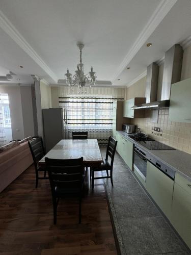 Трехкомнатная просторная квартира 137 кв центре возле ТЦ Infinity Mall, Atyraū (foto 4)