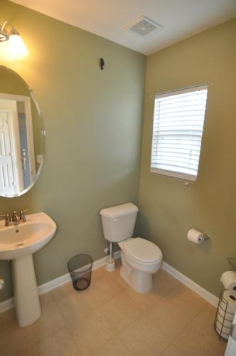 Spacious 3br Home In Quiet Neighborhood Spacious 3br Home In Quiet Neighborhood