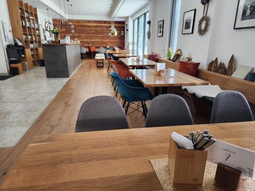 Restoran, Familienfreundlich im Naturpark Haßberge mit gehobener Gastronomie in Pettstadt