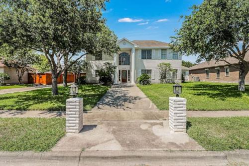 277 Luxury Home fenced back yard 5 bedrooms in Corpus Christi, USA