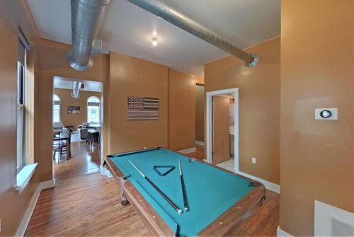 12 Downtown with parking in Cincinnati, USA
