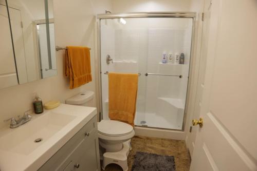 327 7 bedroom home with fenced yard