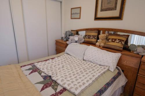 327 7 bedroom home with fenced yard