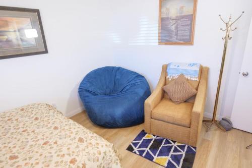 328 Close to the strip