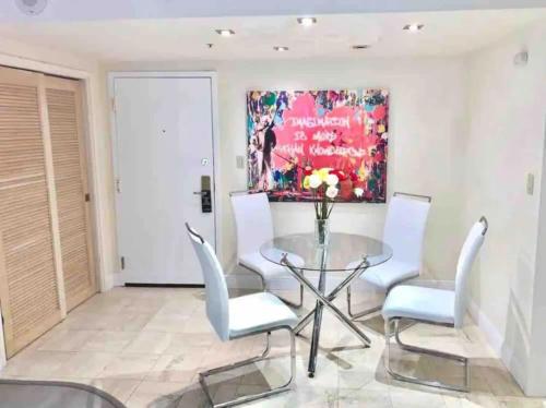 44 Beach access and private pool in Miami Beach, USA