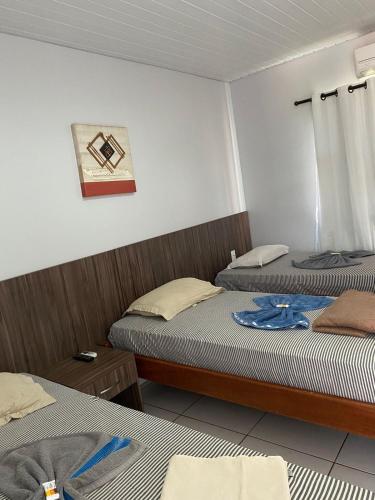 3 twin beds