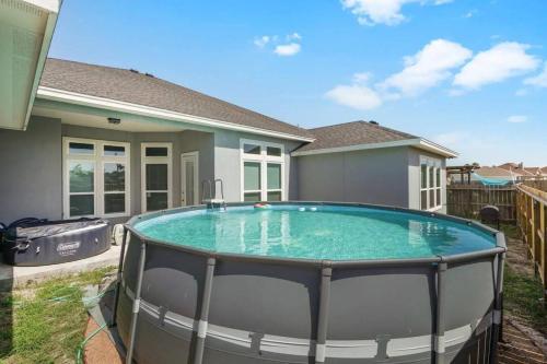 308 Pool and Hot Tub in Padre Island, USA