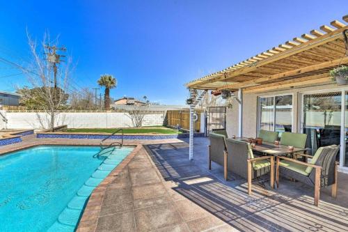 Pool Hot Tub Putting Green Fenced Yard, Las Vegas (zdjęcie 9)