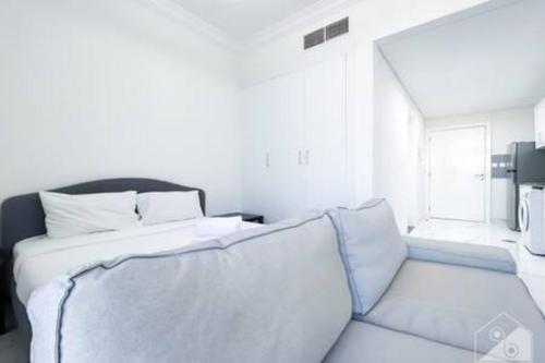Cozy Spacious Studio With Balcony Dubai, Дубай (фото 3)