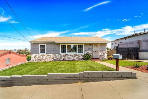 Charming 3BR Home by Rather Be Properties in San Diego, USA