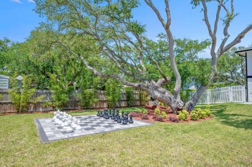 Vilano Rose Slps 24, 6Bds, 5 Bths, Pool, Wlk to Beach, Golf, Pets in St. Augustine, USA