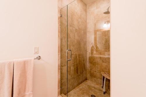 Angani Way Townhome with access to pool hot tub tennis and golf - image 17