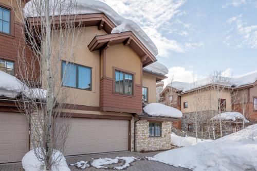 Angani Way Townhome with access to pool hot tub tennis and golf - image 44