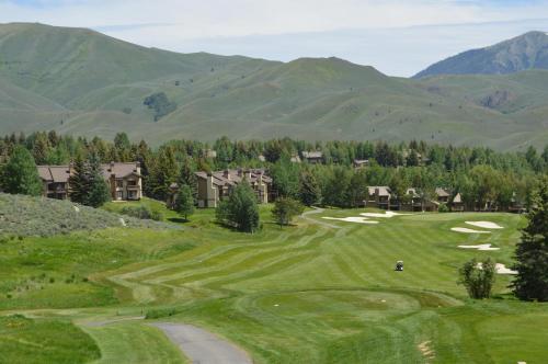 Angani Way Townhome with access to pool hot tub tennis and golf - image 22