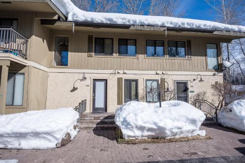 Andora Villa on Trail Creek walk to town - image 11