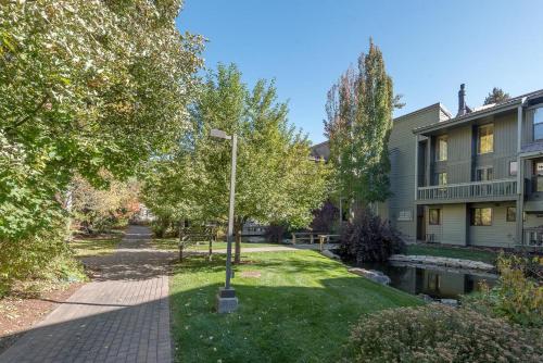 One bedroom Cottonwood with community pool hot tub tennis and golf - image 2