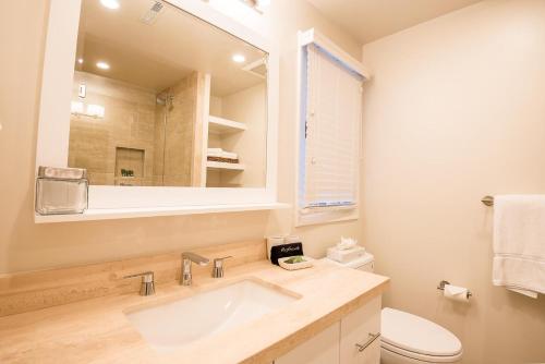 Dollar Meadows Condo with access to Sun Valley pool hot tub tennis and golf - image 2