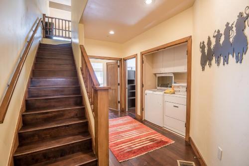 Harriman Townhome close to ski lifts and bike bath - image 2