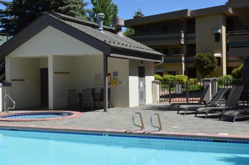 Harriman Townhome Pool Access Walk to Ketchum - image 9