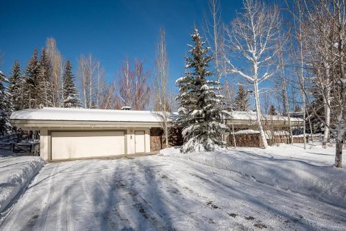 Saddle Road Home in Sun Valley by Alpine Lodging – Sun Valley, ID