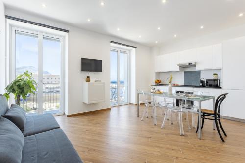Old Port Luxury Apartments 2