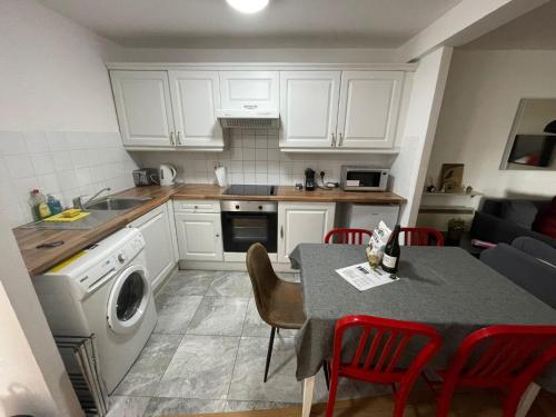 Spacious 3-Bed Apt in Dublin Center