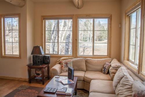 Spacious Townhome - Walk to Ski Lifts and Downtown Ketchum - image 42